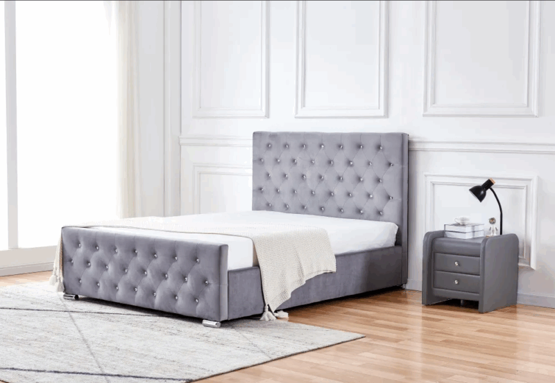 Lit Prestige capitonné en velours gris orné de strass1m60 – Image 3